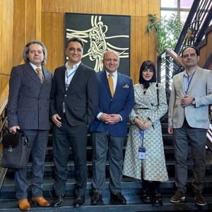 dr-minanajarzadeh-82